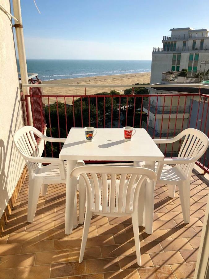 Residence Cristallo Lignano Sabbiadoro Buitenkant foto
