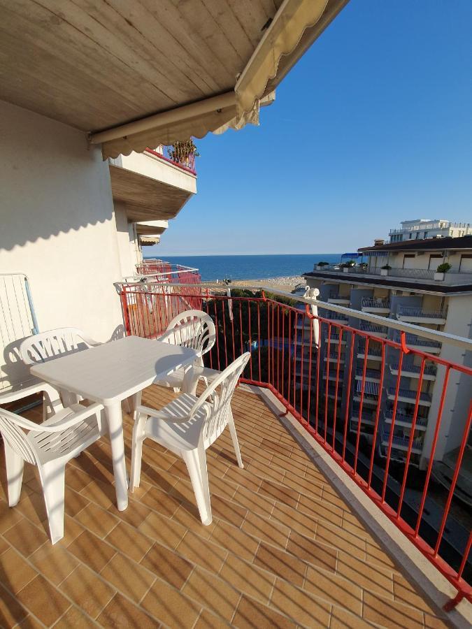 Residence Cristallo Lignano Sabbiadoro Buitenkant foto